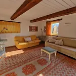 Lucertole By Mmega Villa